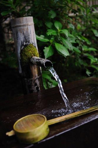 庭院泉水