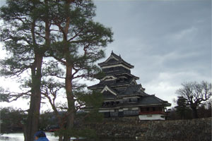 长野：行走日本白色屋檐